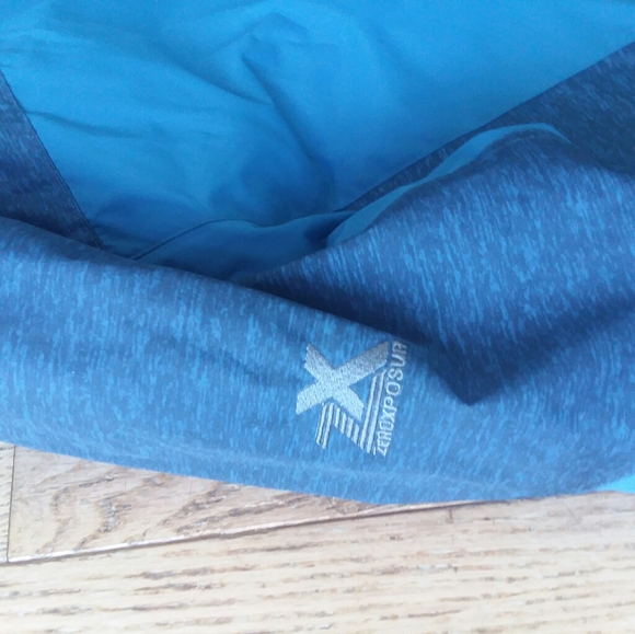 Mens winter jacket with detachable hood - Picture 5 of 9